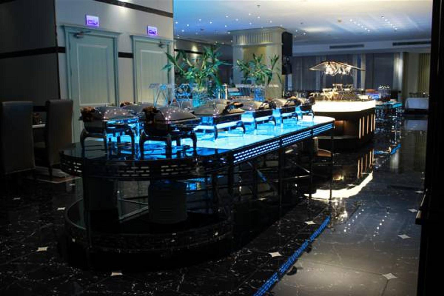 Al Ahsa Grand Serviced Apartment Al-Hofuf Exterior foto The bar at the lobby