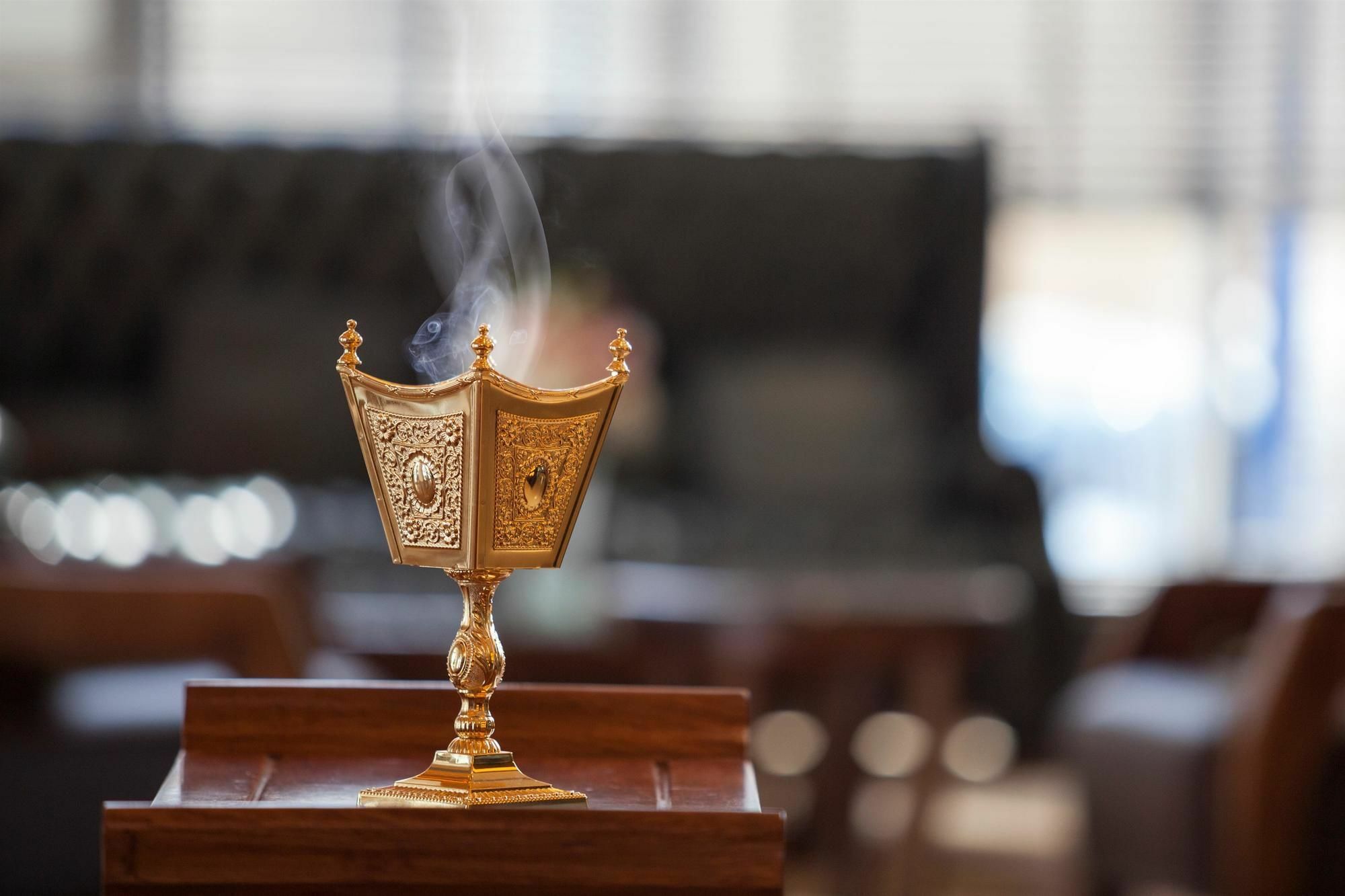 Al Ahsa Grand Serviced Apartment Al-Hofuf Exterior foto Incense burning in a censer